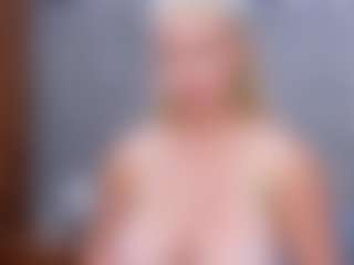 Cuteblondeme's Live Sex Cam Show