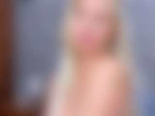 Cuteblondeme's Live Sex Cam Show
