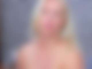 Cuteblondeme's Live Sex Cam Show