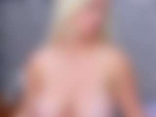 Cuteblondeme's Live Sex Cam Show