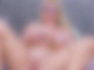 Live cam show with Cuteblondeme - Camel Toe on Dolls Live
