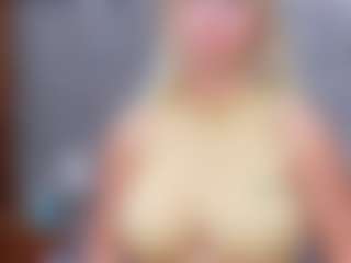 Cuteblondeme's Live Sex Cam Show