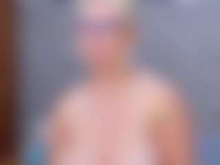 Cuteblondeme's Live Sex Cam Show