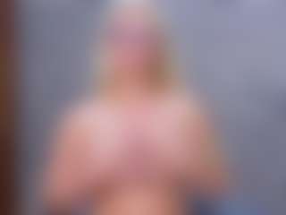 Cuteblondeme's Live Sex Cam Show