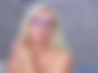 Cuteblondeme's Live Sex Cam Show