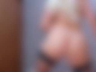 Live cam show with Cuteblondeme - Blonde Hair HD on livesuperchat.net