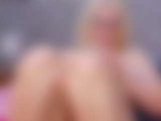 Cuteblondeme's Live Sex Cam Show