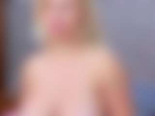 Cuteblondeme's Live Sex Cam Show