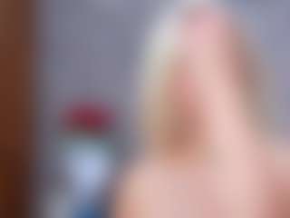Cuteblondeme's Live Sex Cam Show