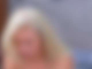 Live cam show with Cuteblondeme - Lush on AdultVida.com