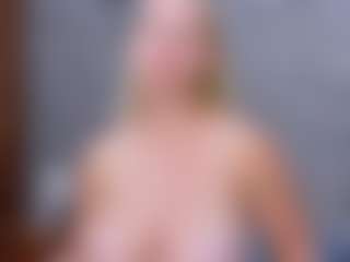 Cuteblondeme's Live Sex Cam Show