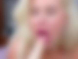 Cuteblondeme's Live Sex Cam Show