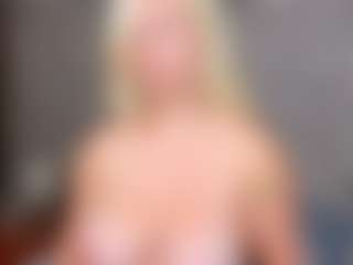Cuteblondeme's Live Sex Cam Show