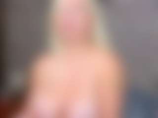 Cuteblondeme's Live Sex Cam Show