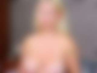 Cuteblondeme's Live Sex Cam Show