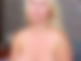 Cuteblondeme's Live Sex Cam Show