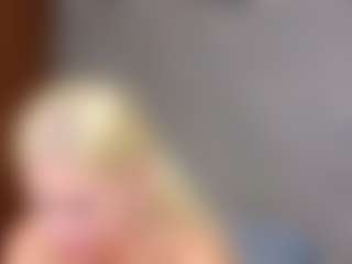 Cuteblondeme's Live Sex Cam Show