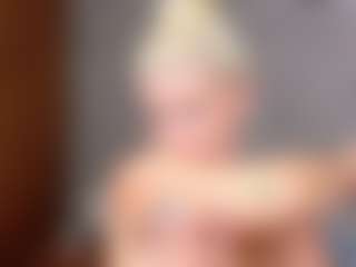 Cuteblondeme's Live Sex Cam Show