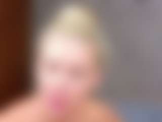Cuteblondeme's Live Sex Cam Show