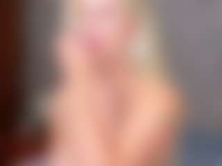 Cuteblondeme's Live Sex Cam Show