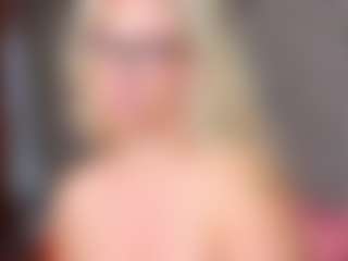 Cuteblondeme's Live Sex Cam Show