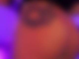 Live cam show with Dana-Haze - Shaved Pussy on Soda Cam