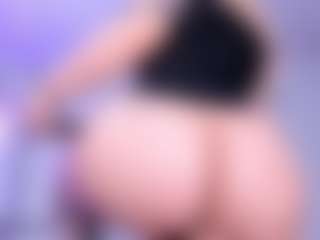 Live cam show with sara-rouge - Tease on Camsoda