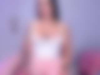 Live cam show with sara-rouge - Black Hair on AdultVida.com