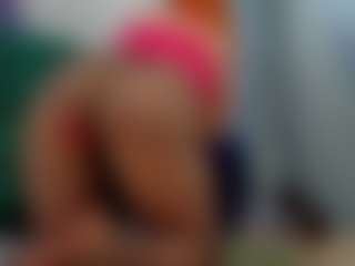 Live cam show with emilianna666 - Smoke on Fling VIP Chat