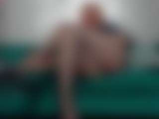emilianna666's Live Sex Cam Show