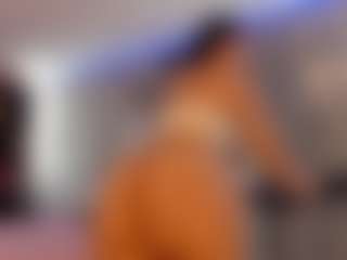 Live cam show with ZOE - Shaved Pussy on Milfs Live