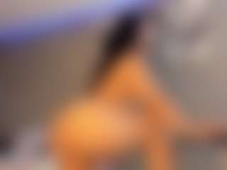 Live cam show with ZOE - Shaved Pussy on Camsoda