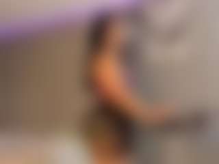Live cam show with ZOE - Submissive on Livezox