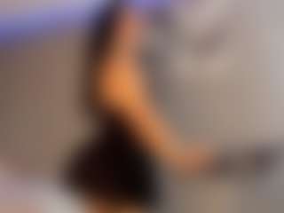 Live cam show with ZOE - Ride on Livezox