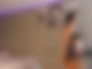 Live cam show with ZOE - Colombian on UwU Esports | colombia