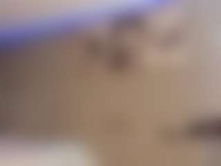 Live cam show with ZOE - Riding on CamClone