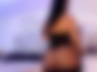 Live cam show with ZOE - Riding on Camming Site