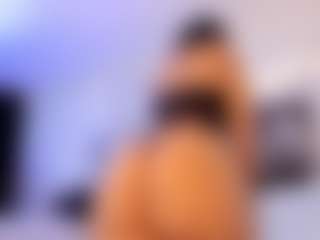 Live cam show with ZOE - Shaved Pussy on hrnylive.com