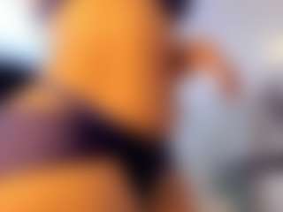 Live cam show with ZOE - Butt Plug on WildCum