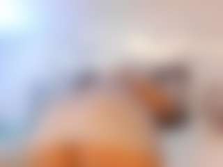 Live cam show with ZOE - Riding on Camming Site