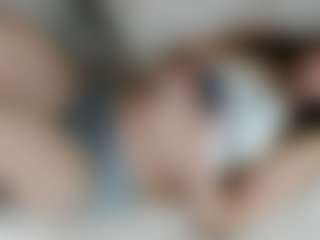 Live cam show with aprilquinn - Flashing on crypto-cams