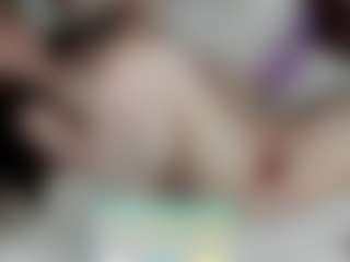 Live cam show with aprilquinn - Flashing on Camiplay Live