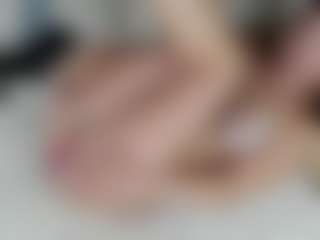 Live cam show with aprilquinn - Small Ass on Fling VIP Chat