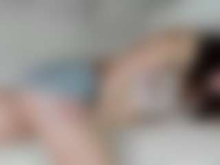Live cam show with aprilquinn - HD on Streamer API