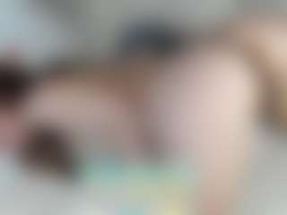 Live cam show with aprilquinn - Bedroom on justonemore.cc