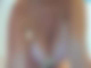curvyjules's Live Sex Cam Show