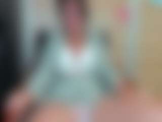 Live cam show with curvyjules - Asshole on chickslive.net