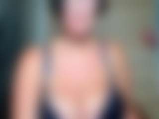 Live cam show with curvyjules - Squirt on liverealitysex.com