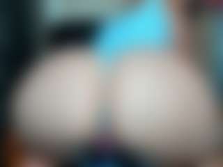 curvyjules's Live Sex Cam Show
