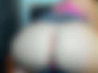 curvyjules's Live Sex Cam Show